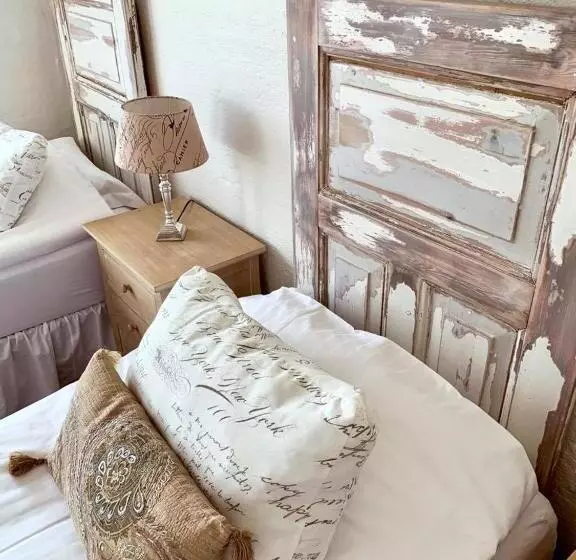 پانسیون Grand Guesthouse Gardakot