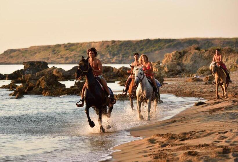 אתר נופש Th Capo Rizzuto