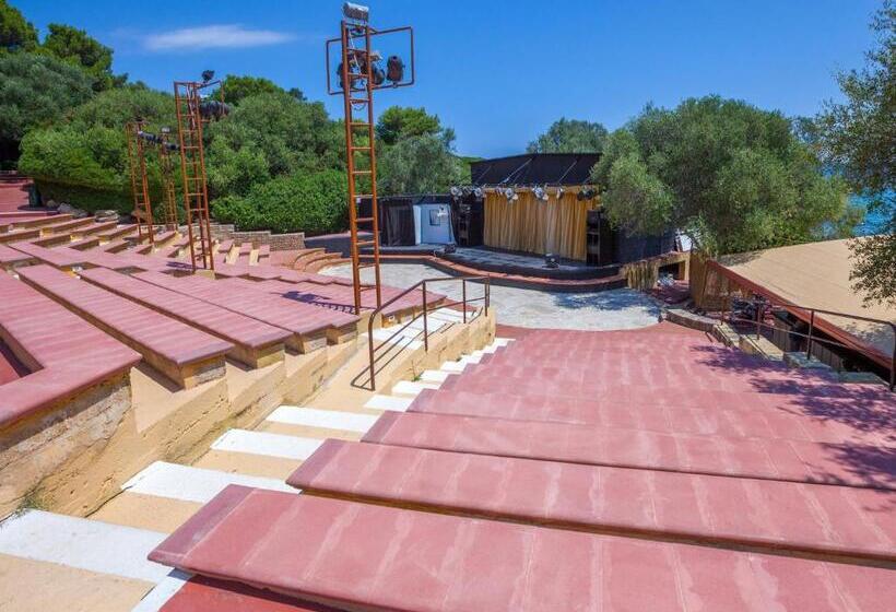 אתר נופש Th Capo Rizzuto