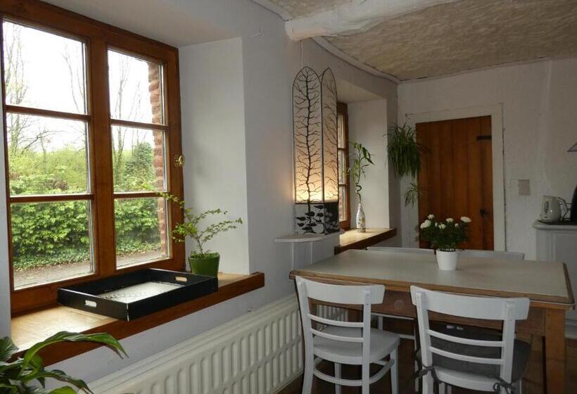 تختخواب و صبحانه Maison Bod Art