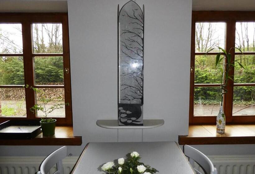 تختخواب و صبحانه Maison Bod Art