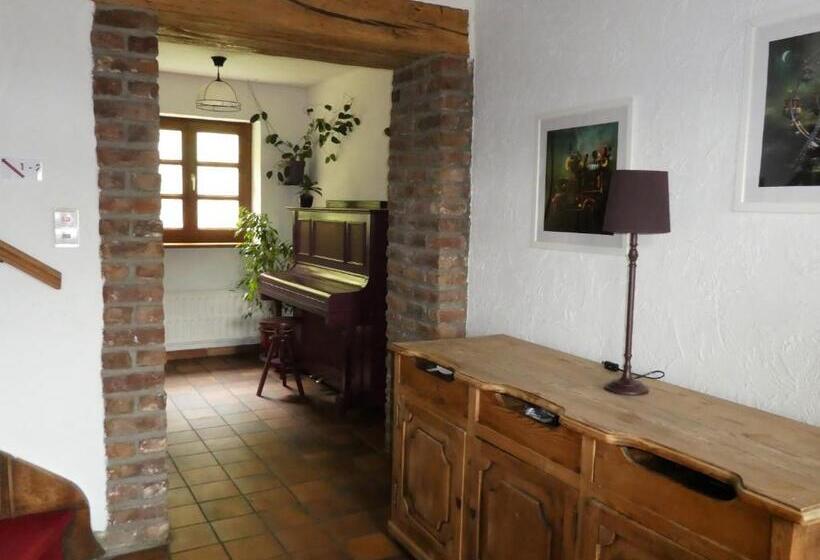 تختخواب و صبحانه Maison Bod Art