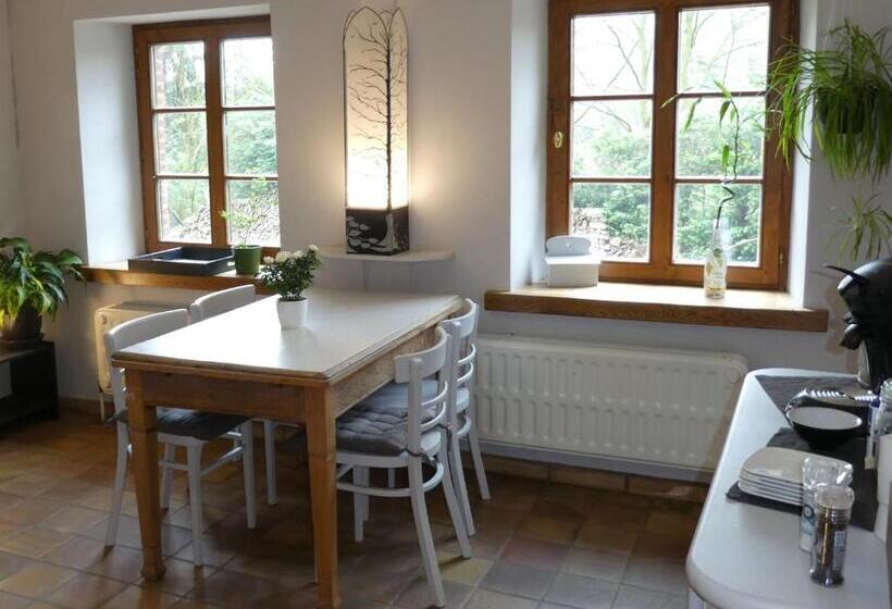 تختخواب و صبحانه Maison Bod Art