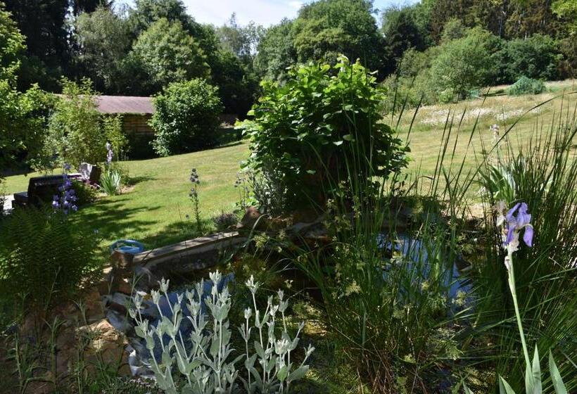 تختخواب و صبحانه Maison Bod Art