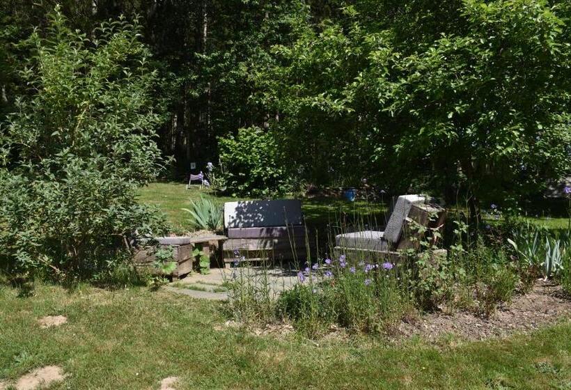 تختخواب و صبحانه Maison Bod Art