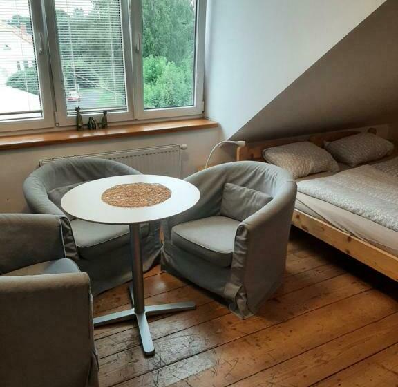 膳宿费 Dům U šípku