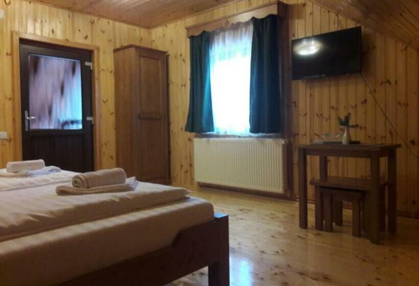 Pensiunea Agroturistică Casa Brădeana