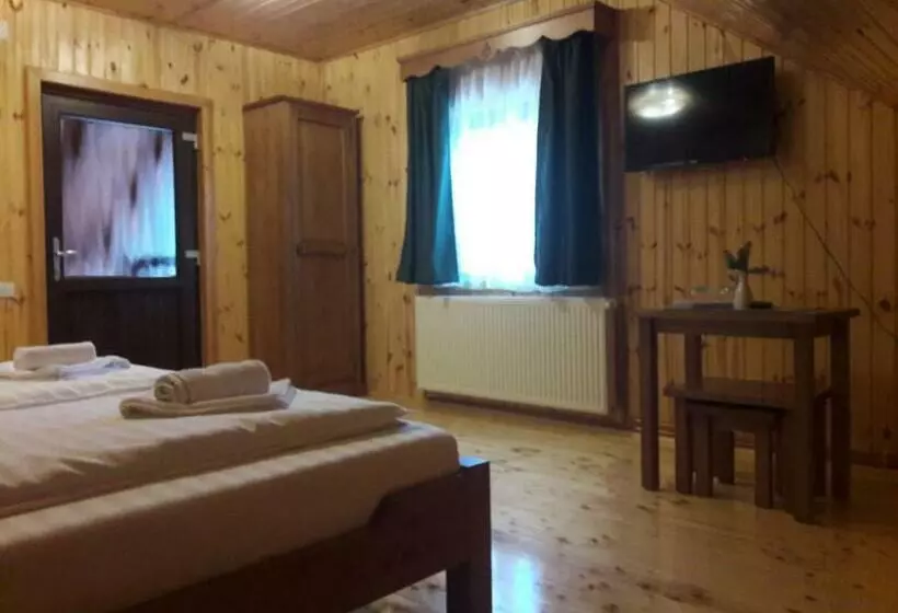 Pensiunea Agroturistică Casa Brădeana