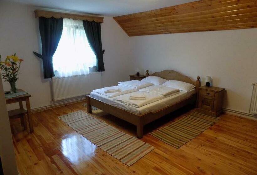 Pensiunea Agroturistică Casa Brădeana