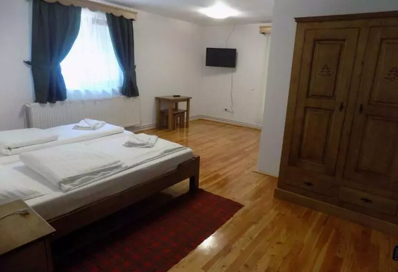 Pensiunea Agroturistică Casa Brădeana