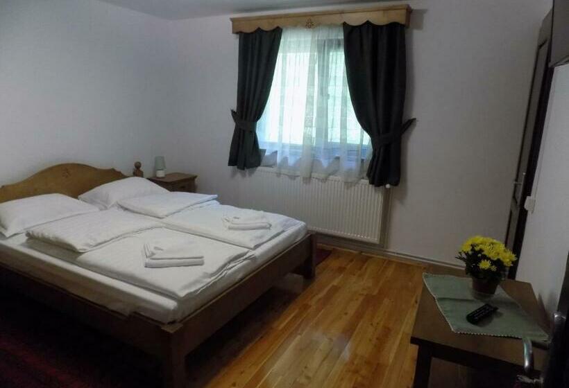 Pensiunea Agroturistică Casa Brădeana