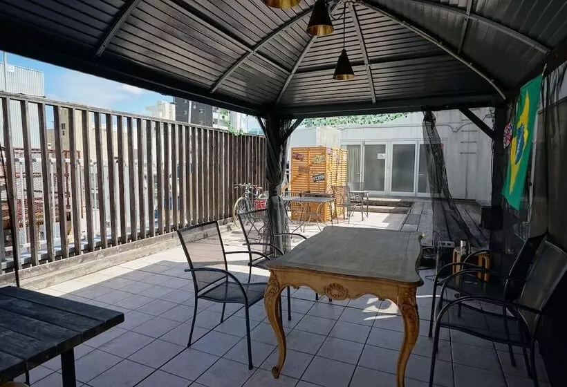 הוסטל Santiago Guesthouse Hiroshima