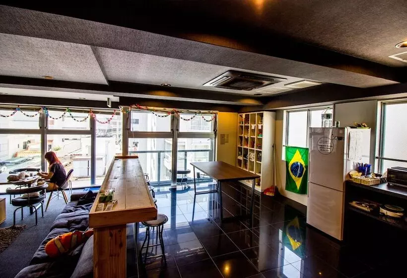 הוסטל Santiago Guesthouse Hiroshima