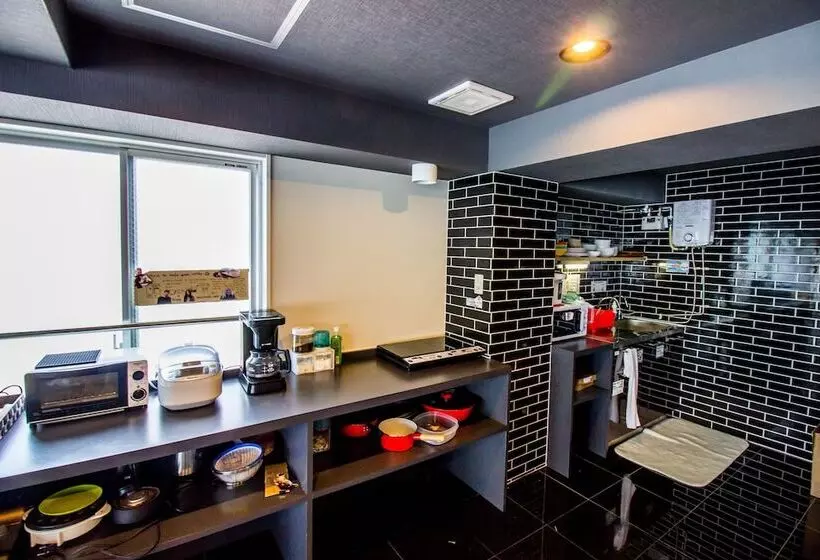 הוסטל Santiago Guesthouse Hiroshima