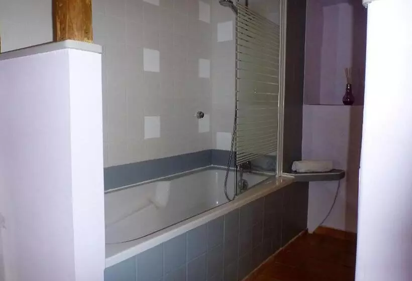 Le Mas De Gleyzes B&b De Charme