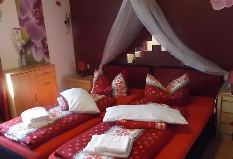 Ferienhaushotel Zur Grünen Oase