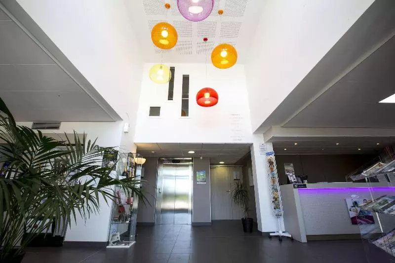 هتل Akena City Reims Bezannes