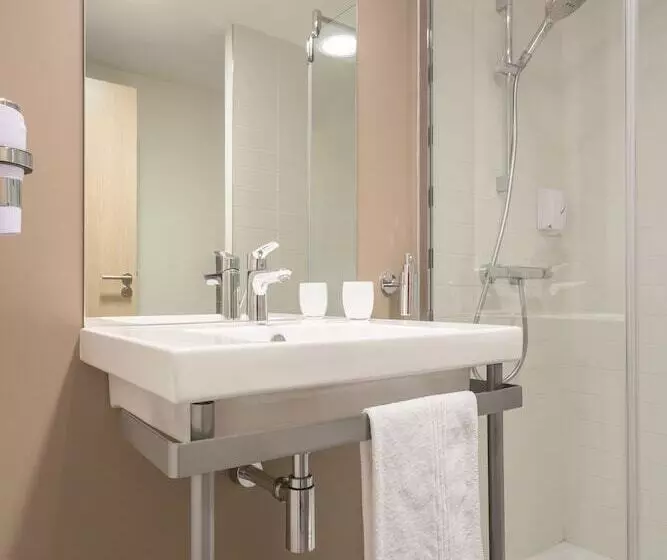 هتل Akena City Reims Bezannes