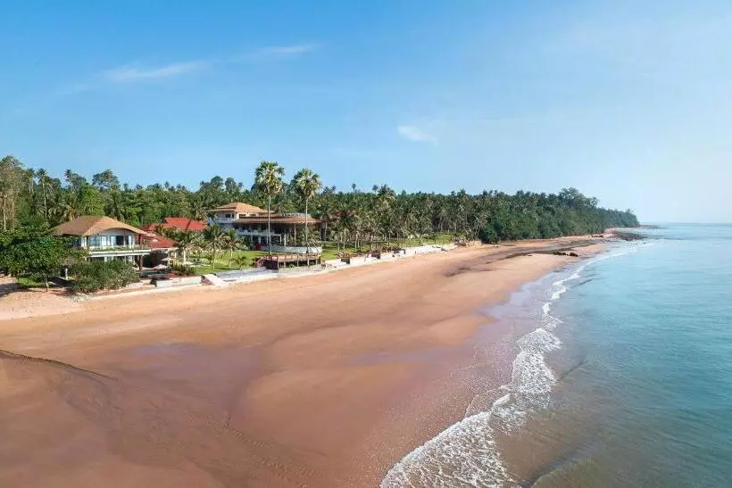 Hotell Bansaithong Beach Resort