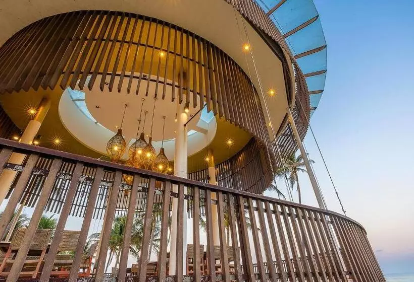 Hotell Bansaithong Beach Resort