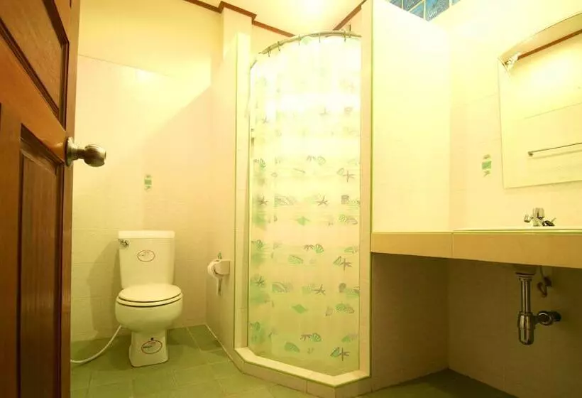 Hotell Bansaithong Beach Resort