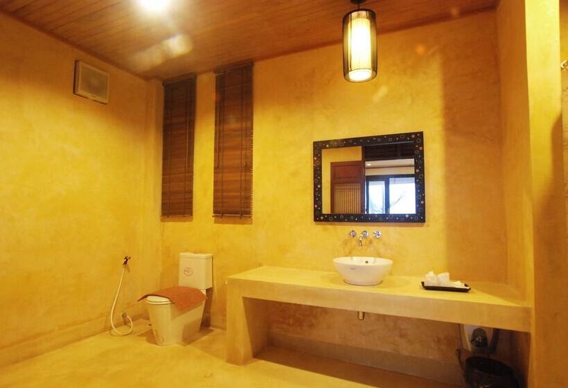 Hotelli Bansaithong Beach Resort