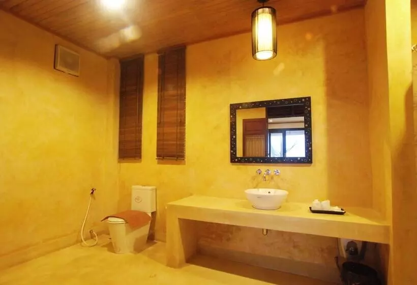 Hotell Bansaithong Beach Resort