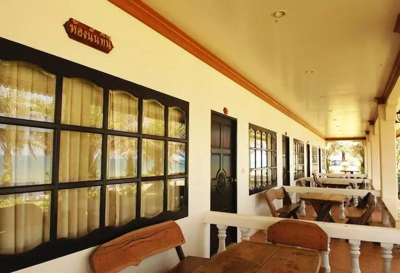 Hotell Bansaithong Beach Resort