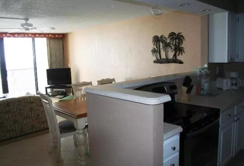 Отель Club Regency At Regency Towers