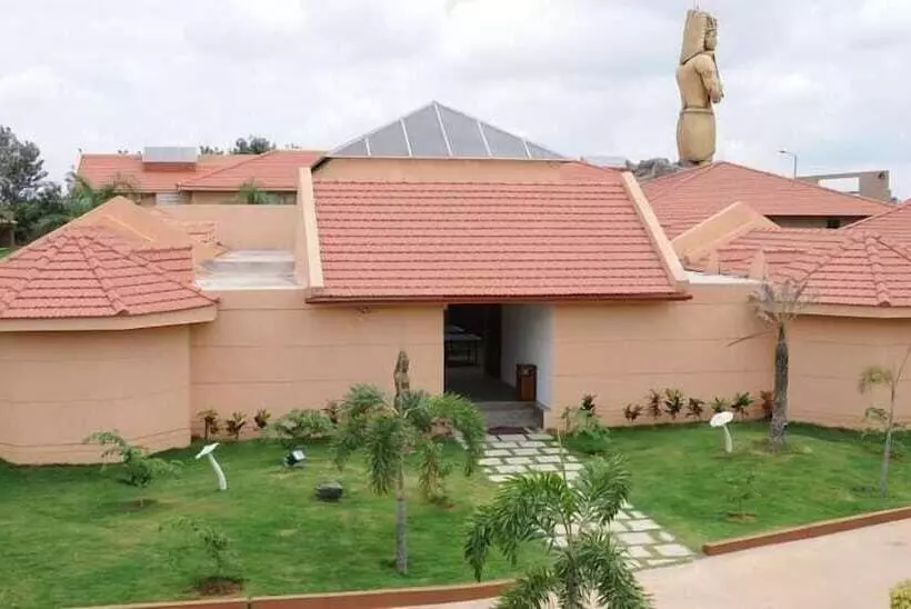 Отель Confident Amoon The Glamour Spa And Resort