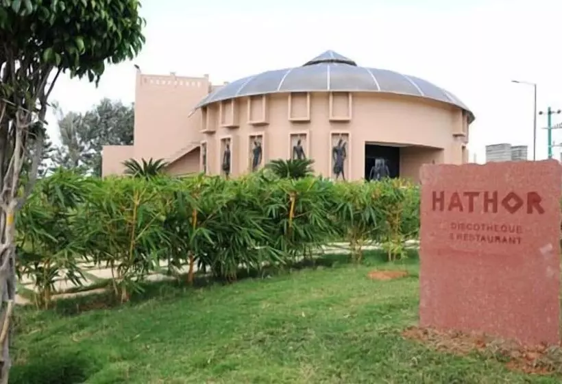 Отель Confident Amoon The Glamour Spa And Resort