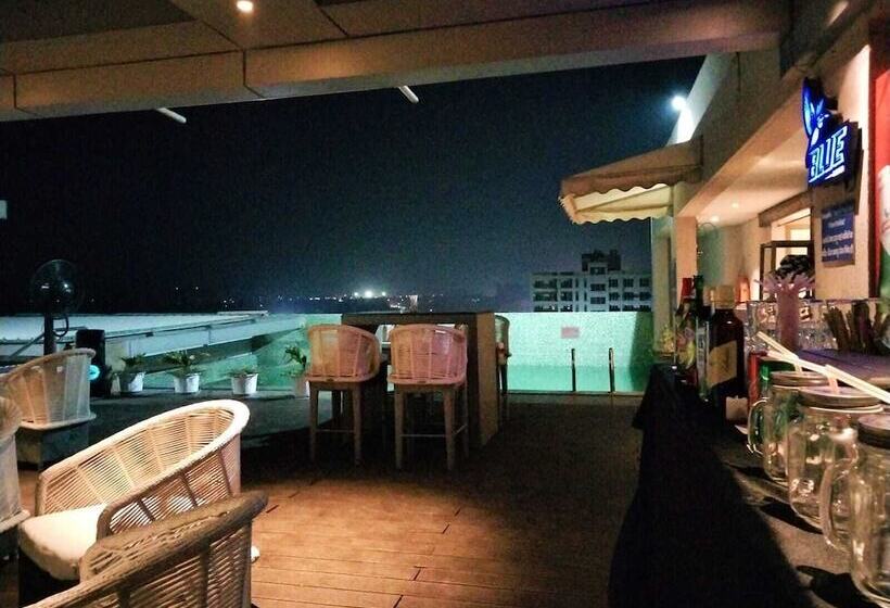 호텔 Country Inn & Suites By Radisson Bhiwadi