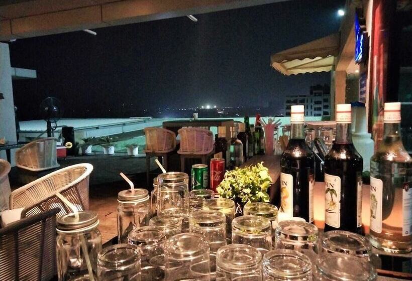 호텔 Country Inn & Suites By Radisson Bhiwadi