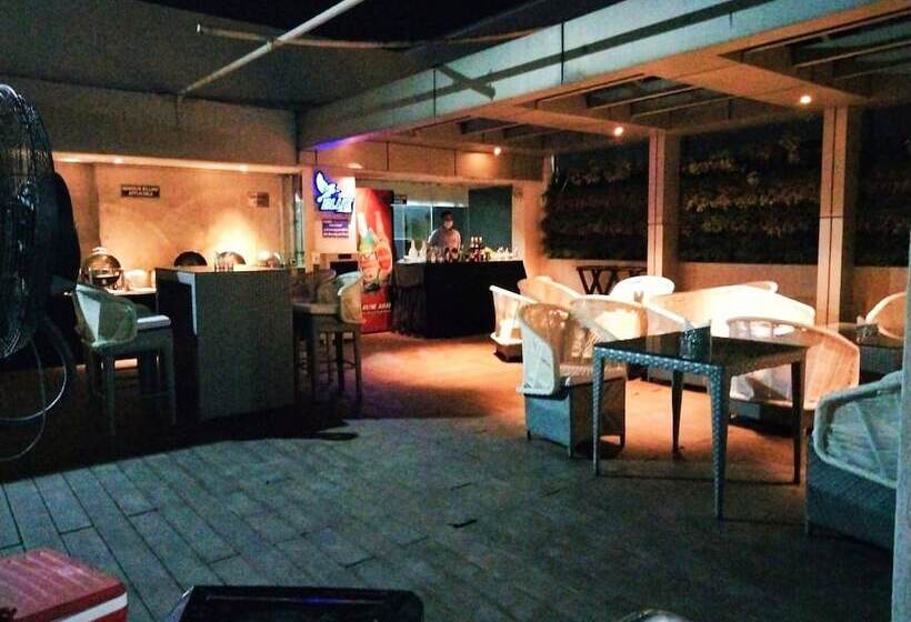 호텔 Country Inn & Suites By Radisson Bhiwadi