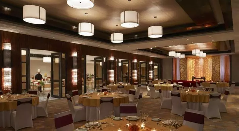 Отель Courtyard By Marriott Bilaspur