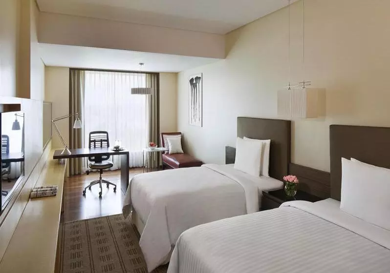 Отель Courtyard By Marriott Bilaspur