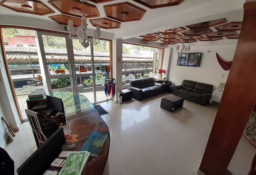 فندق Flower S House