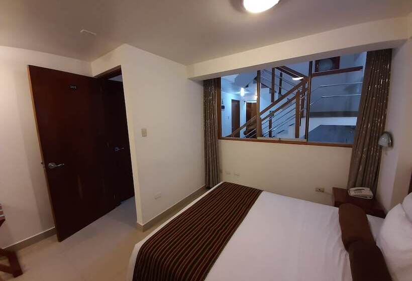 فندق Flower S House