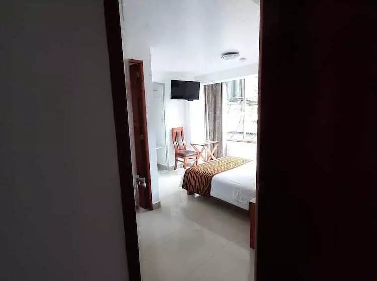 호텔 Flower S House