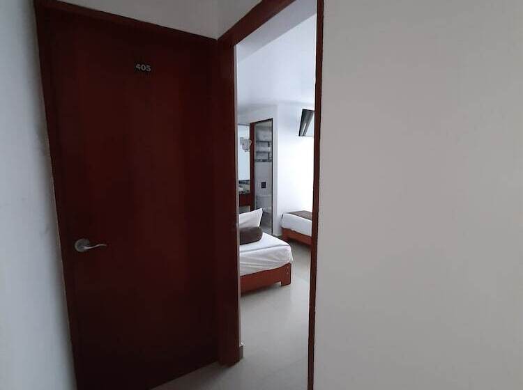 فندق Flower S House