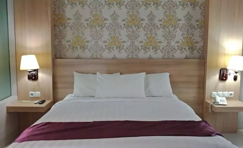 בית מלון כפרי Horison Altama Pandeglang