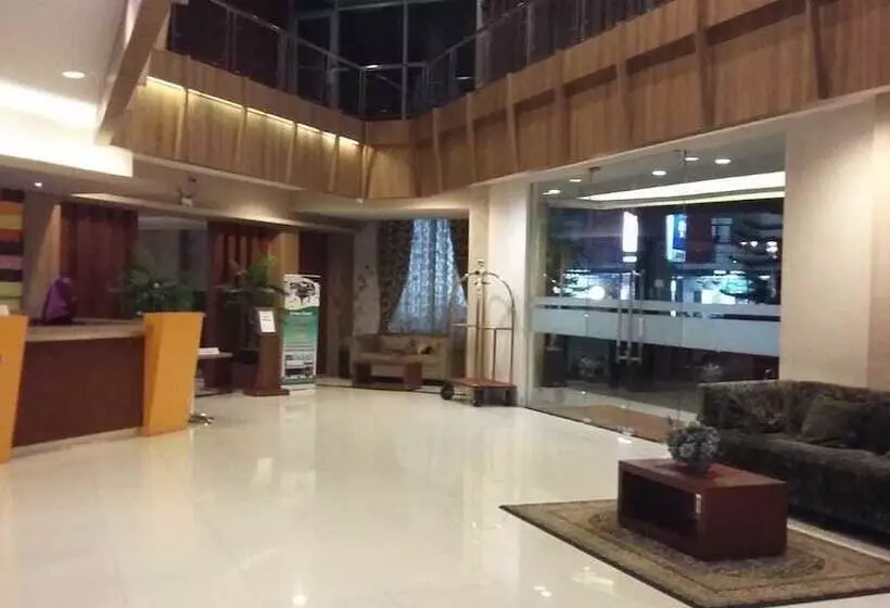 בית מלון כפרי Horison Altama Pandeglang