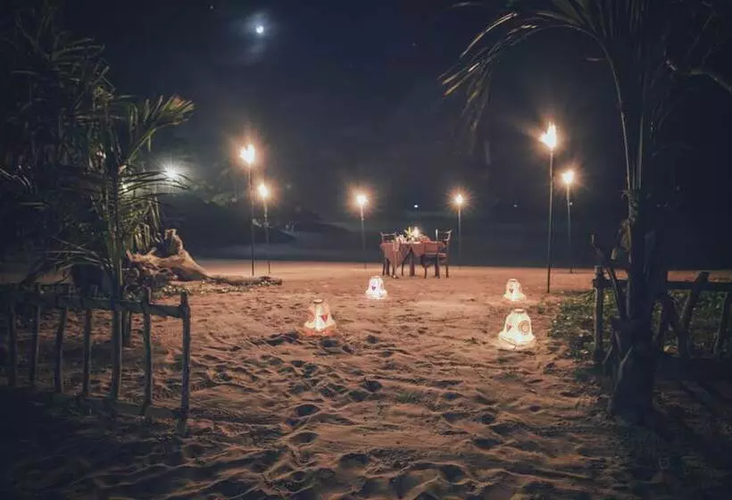 Hotel Rockside Beach Resort