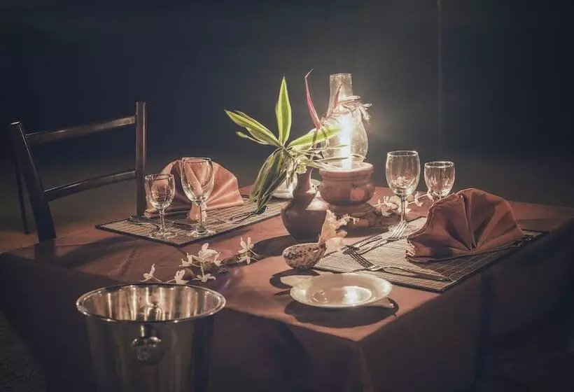 Hotel Rockside Beach Resort