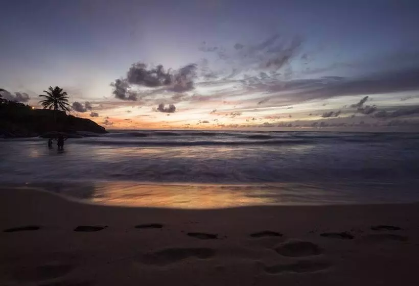 Hotel Rockside Beach Resort