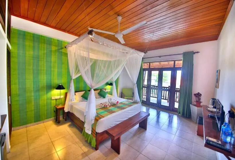 Hotel Rockside Beach Resort