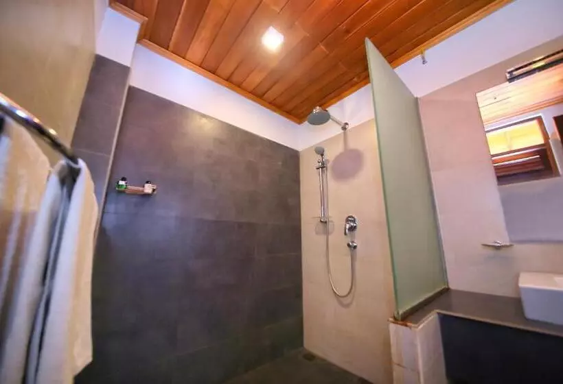 Hotel Rockside Beach Resort