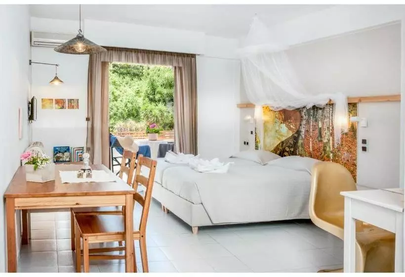 Hotel Tree Of Life Art