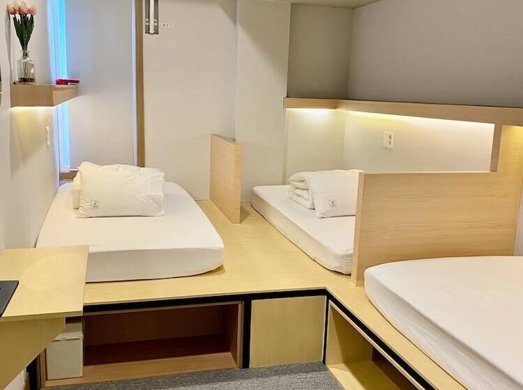 Elephant Hostel Nampo