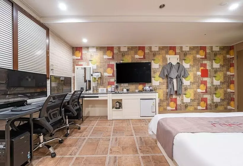 Business Design Hotel Luv